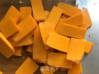 Make Pumpkin steamed chicken legs step 2