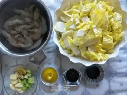 Make Iron pan shrimp cabbage step 0