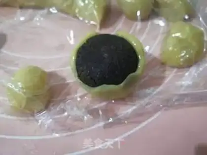 Make Black Sesame Soybean Mooncake step 5
