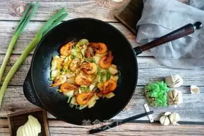 Make Iron pan shrimp cabbage step 9