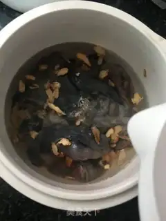 Make The chicken crotch soup step 3