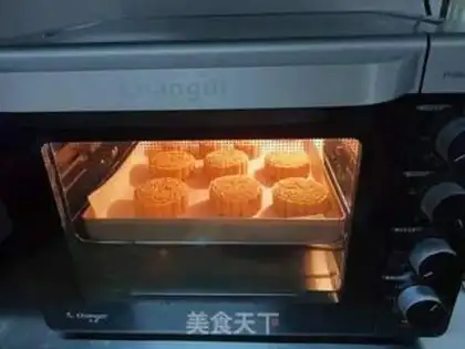 Make Black Sesame Soybean Mooncake step 9