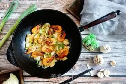 Make Iron pan shrimp cabbage step 13