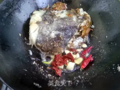 Make Dry-burned catfish step 3