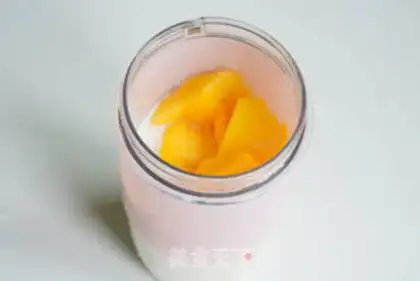Make Mango banana shake step 2