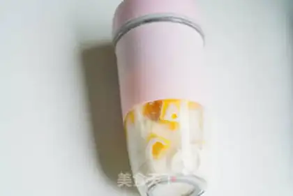 Make Mango banana shake step 3