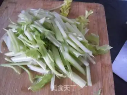 Make Celery fried tofu step 1