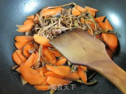 Make Tea mushrooms, carrots, peanut rice step 3