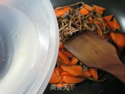 Make Tea mushrooms, carrots, peanut rice step 4