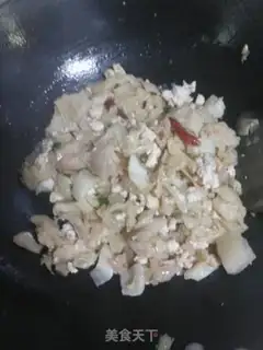 Make Spicy chicken pastries step 6