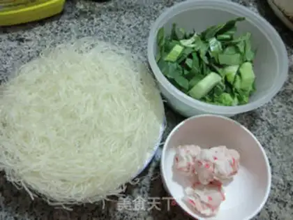Make Shrimp-flavored rice noodles step 0