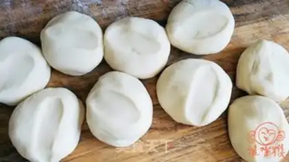 Make A sesame sugar mooncake step 10