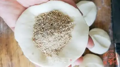 Make A sesame sugar mooncake step 11