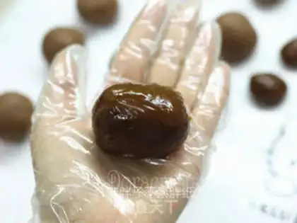 Make Black Sugar Mooncake step 9