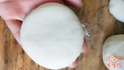 Make A sesame sugar mooncake step 13