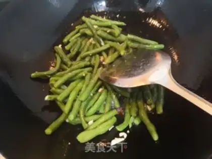 Make Garlic beans step 10