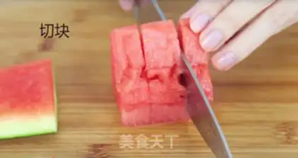 Make Watermelon sandy ice step 1