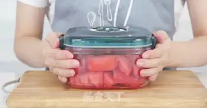 Make Watermelon sandy ice step 2