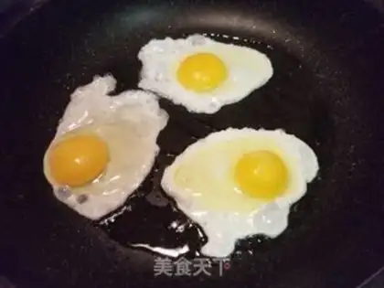 Make American breakfast step 1