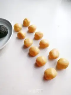 Make Black sesame mooncake step 5