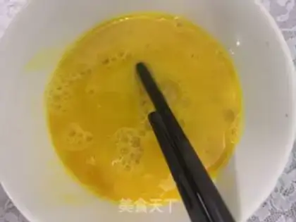 Make Pumpkin leaves and eggs step 3