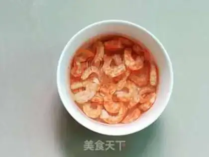 Make Smelt sauerkraut rice congee step 1