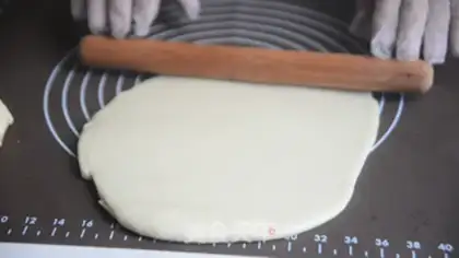 Make Fresh meat mooncake step 7
