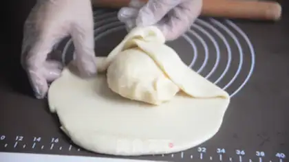 Make Fresh meat mooncake step 8