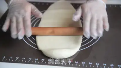 Make Fresh meat mooncake step 9