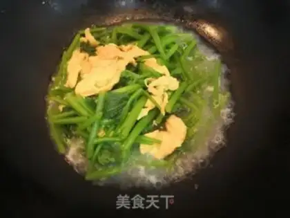 Make Pumpkin leaves and eggs step 12