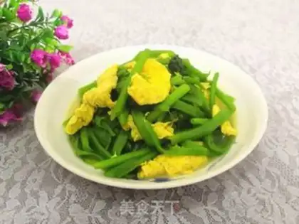 Make Pumpkin leaves and eggs step 13
