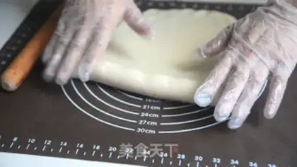 Make Fresh meat mooncake step 12