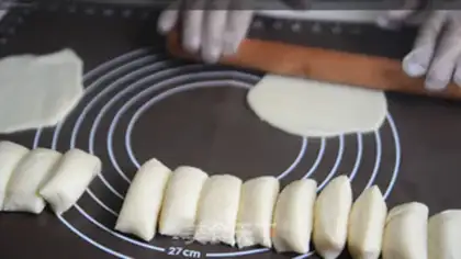 Make Fresh meat mooncake step 14
