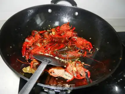 Make Spicy garlic lobster step 2