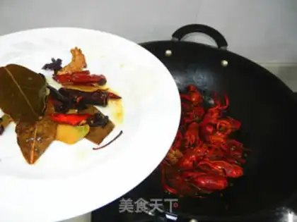 Make Spicy garlic lobster step 4