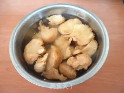 Make Monkey mushroom rib stew step 2