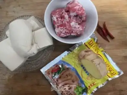 Make Squeeze meat and tofu step 0
