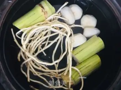 Make Sugar cane fish, weed horse hoof step 2