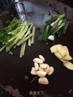Make Scrambled fish head step 1