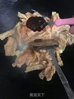 Make Scrambled fish head step 6