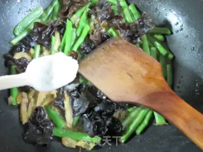 Make Squeeze the roses and make the beans step 6