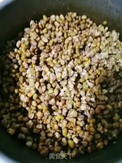 Make Homemade green bean pie step 1