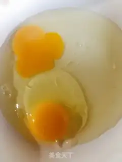 Make Eggs, chicken and mushroom soup step 0