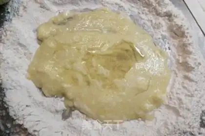 Make Eggs and moon cakes step 4