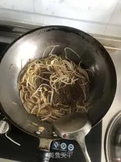 Make A green bean sprouts fan step 7
