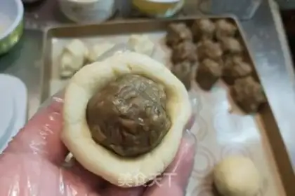 Make Eggs and moon cakes step 7