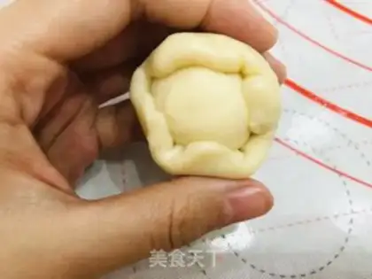 Make Plum-bread mooncake step 14