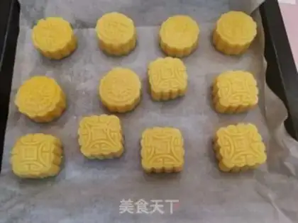 Make Milk moon cake step 14