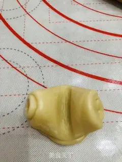 Make Plum-bread mooncake step 20