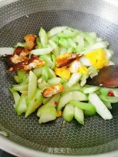 Make Smelts and eggs step 6